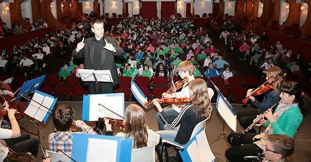 Activitats de l'Escola Municipal de Música de Mollerussa amb els escolars de la comarca.