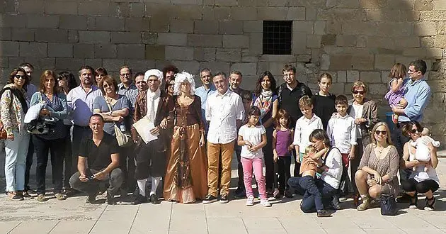 L'alcalde Rafel Panadés, va rebre als convidats caracteritzat de l'època.