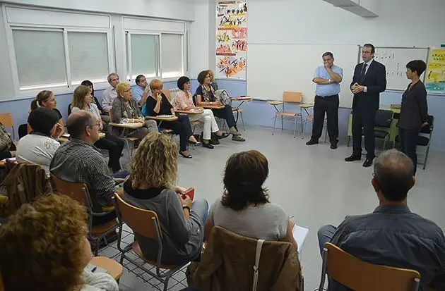 L'alcalde Marc Solsona va donar la benvinguda a la comunitat educativa del Pla d'Urgell.