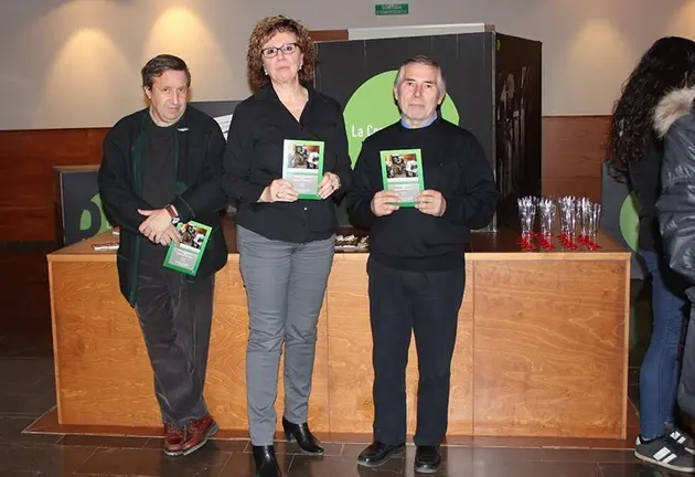 Torres, Alonso i Solé presenten la unitat didàctica en l'Espai Cultural dels Canals d'Urgell.