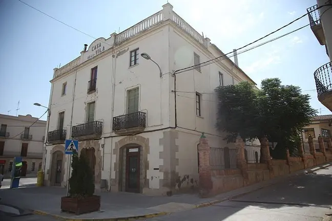 Imatge de l'edifici consistorial de Torregrossa.