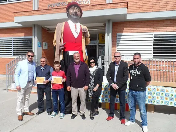 Lo Parrot acompanya l'acte de lliurament dels premis als escolars del Pompeu Fabra.
