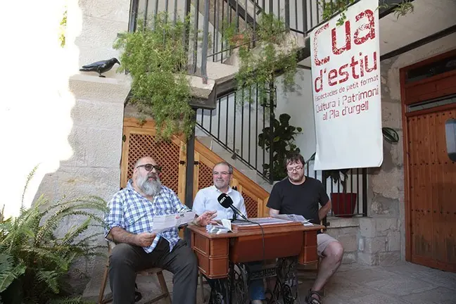L'alcalde de Fondarella Joan Reñé, amb Jaume Jovell i david Pradas