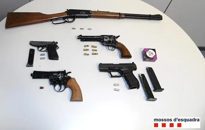 Detingut a Mollerussa per tinença il·lícita d'armes