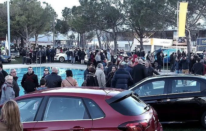 Vista públic saló de l'Automóbil Sant Josep