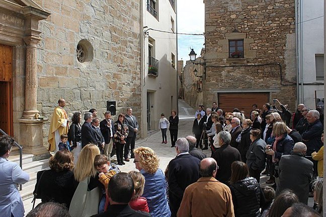 Acte inaugural del nou paviment de la Plaça de l'Església de Claravalls interiro