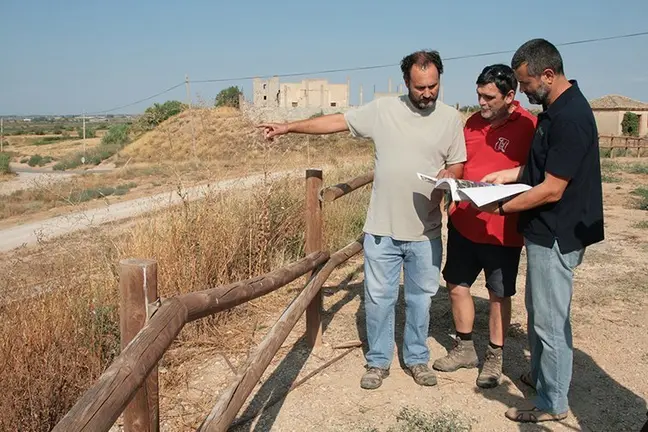 Roca, Grifol i Carrillo en el mirador de la Pineda de Bell-lloc