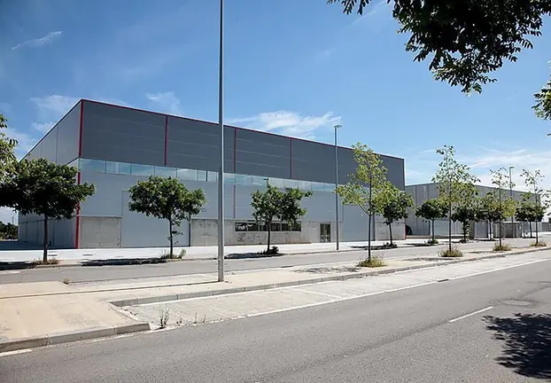 Les primeres empreses que s'instal·len al Poligon Vinyes del mig de Bell-lloc 1