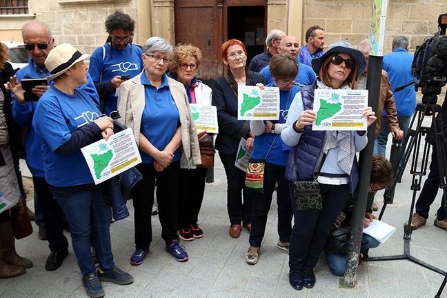 Protesta de la pde a les portes de la delegacació del govern a Tortosa
