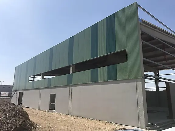 Treball de Serbomiu en el pavelló de l'escola Ignasi Peraire de Mollerussa