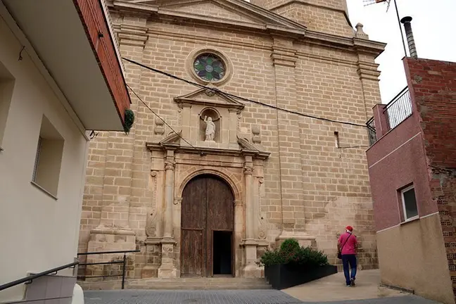 Imatge de Sant Joan en la façana de l'església de Benavent de Segrià