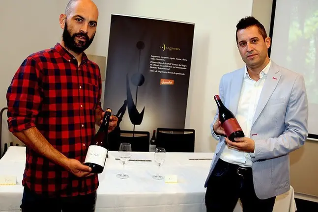 L'enòleg de Lagravera Ivà Gallego, i el director Sergi Garcia