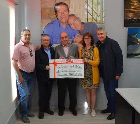 Lliurament de l'ajut al Centre d'Iniciatives Àngel Olaran