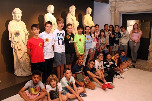 Els alumnes de l'Escola Pia que han estrenat la nova activitat pedagògica, al Museu Comarcal de l'Urgell - Tàrrega