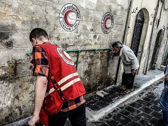El personal d’assistència humanitària s’esforça per aportar ajuda que salva vides in