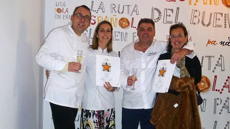 Jesús Querol i Marga Cano de Pa Ronyó i Roger Canela i la Núria de Papanbread Portada