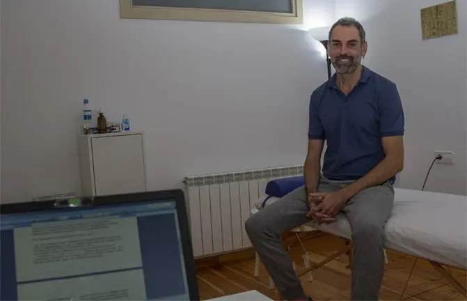 Joan castillon en la consulta de TESANA