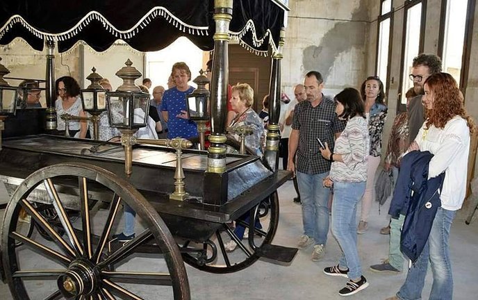 Presentació del carro fúnebre restaurat per l'Ajuntament de Linyola