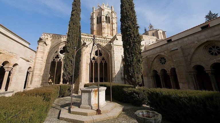 Reial Monestir de Santa Maria de Vallbona de les Monges