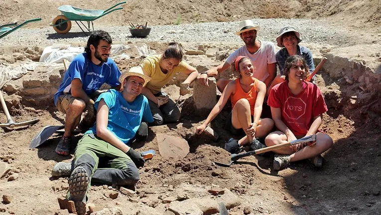 Estudiants que han participat en les excavacions a l'antiga ciutat romana de Iesso, a Guissona
