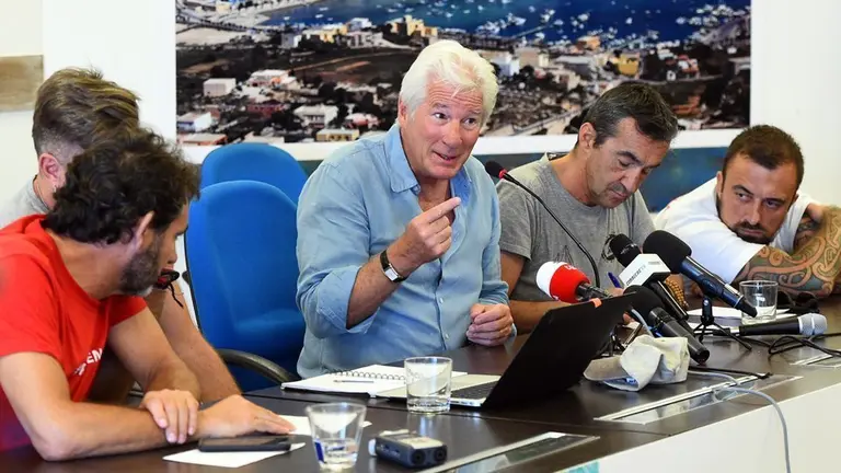 Camps ha comptat amb el suport de l'actor Richard Gere