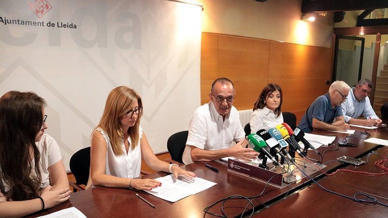 L&#39;alcalde de Lleida, Miquel Pueyo, amb altres membres de l&#39;equip de govern