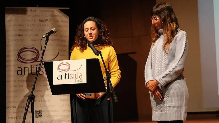 Raquel Pueyo, i Èrika García van recollir el guardó