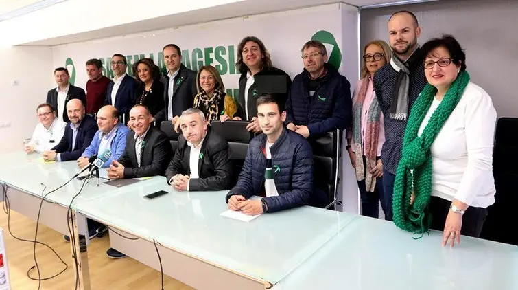 Representants de sindicats agraris, patronals i ajuntaments, a l'Ajuntament d'Alcarràs