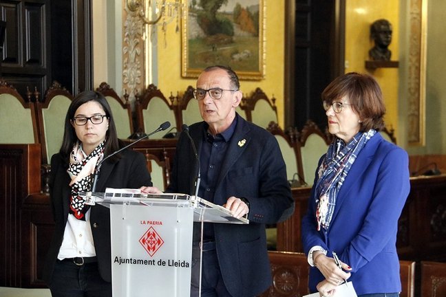 Compareixença de l'alcalde de Lleida, Miquel Pueyo, explicant quines suspensions i tancaments es faran com a prevenció pel coronavirus. Imatge del 12 de març de 2020. (Horitzontal)