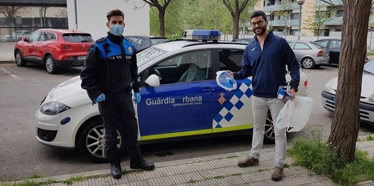 La Guàrdia Urbana de Lleida recull mascaretes de busseigs