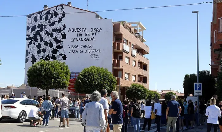 Concentració per donar suport a l'artista Cristina Dejuan a Torrefarrera