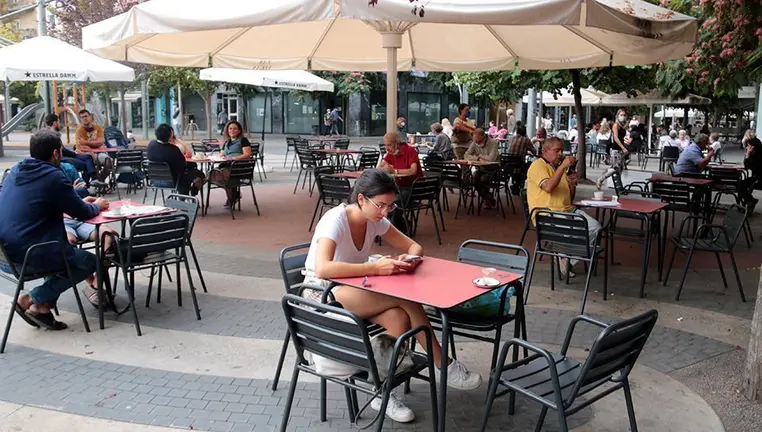 La terrassa d'un bar de la Zona Alta de Lleida - Salvador Miret