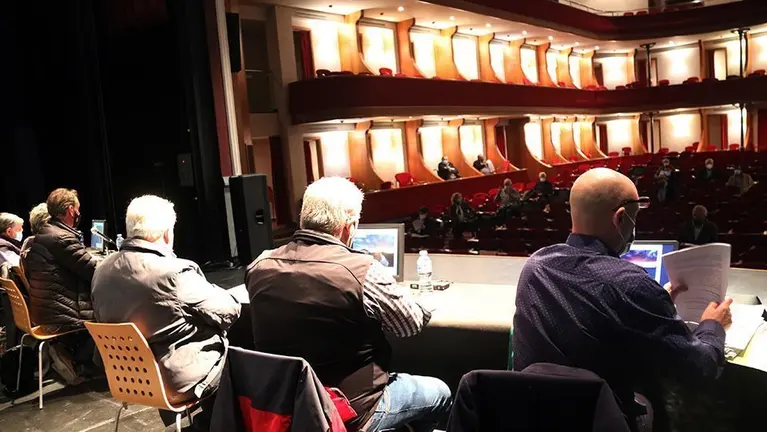 La junta de govern de la Comunitat de regants dels Canals d'Urgell al Teatre L'Amistat de Mollerussa