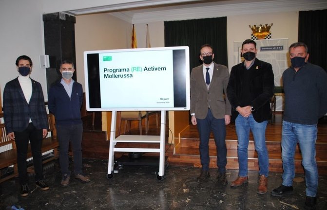 Els representants dels grups municipals, el coordinador del pla i l'alcalde en la presentació del pla (Re)Activem - Ajuntament de Mollerussa