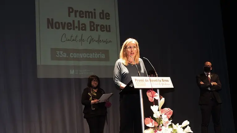 La guanyadora del Premi de Novel·la Breu Àngels Fitó @Territoriscat
