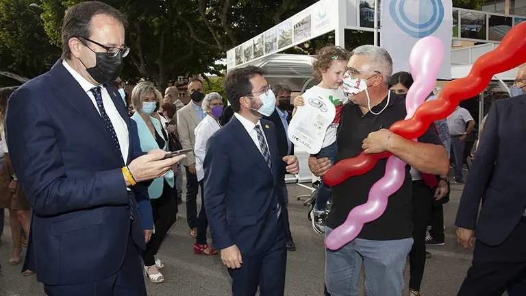 El president Aragonès i l'alcalde Solsona conversen amb el públic de la Fira @JosepA.Pérez