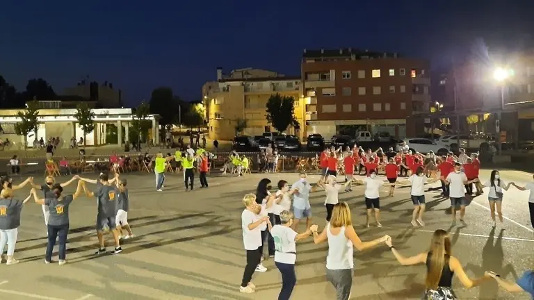 Alcarràs acull l'inici de la 16a edició de la Volta Comarcal-Sardanes a la Fresca.