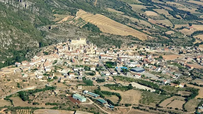 Vista aèria d'Os de Balaguer i la serra del Montsec @Alemany