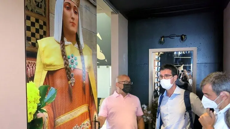 La decoració del local inclou imatges de la ciutat, com aquesta dels Gegants - Foto: cedida per la Paeria de Lleida