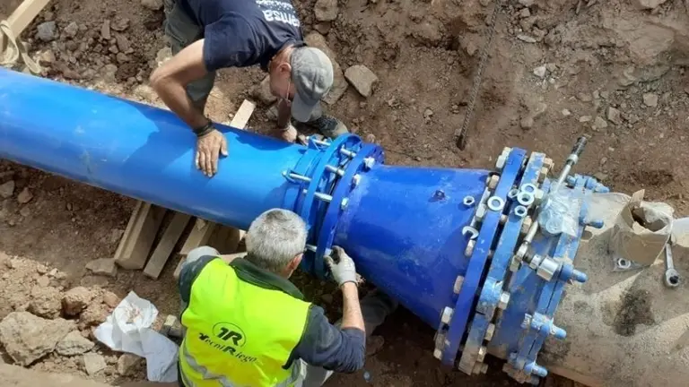 Connexió de la canonada d’emergència a l’entrada de l’ETAP de Ratera