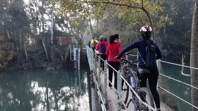 Ecodescoberta pel Camí del Riu amb bicicleta. Fotografia: Ajuntament de Lleida.