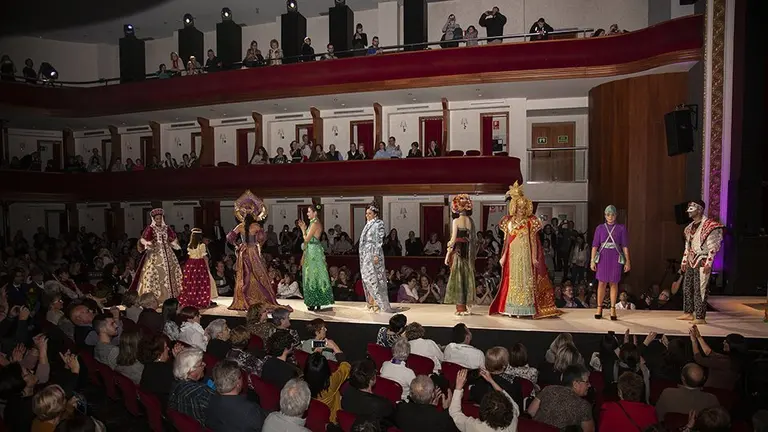 Concurs de Vestits de Paper de Mollerussa ©Territoriscat