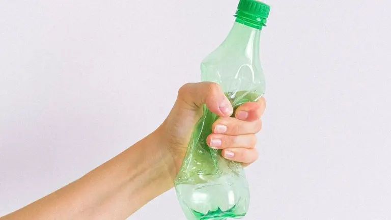ampolla plàstic reciclatge medi ambient contaminació reciclar - Foto: Anna Shvets (Pexels)