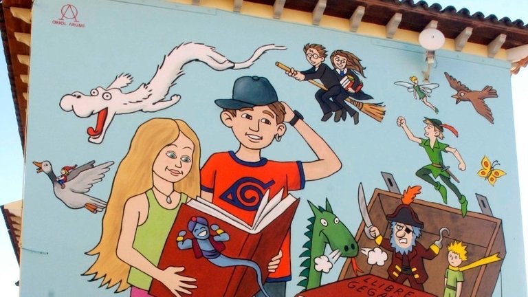 Mural d’Oriol Arumí a la façana de la Biblioteca d'Alpicat