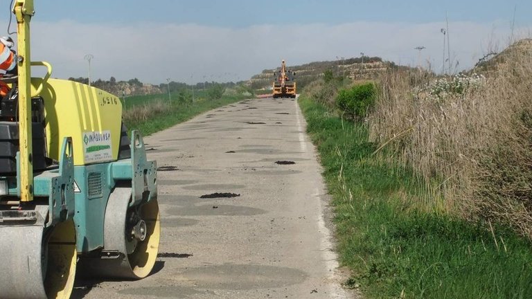 Ajuntament d'Alcarràs
Un dels camins rurals d'Alcarràs que es van reparar l'any 2016, els costos dels quals es van reclamar a la CHE quan els trams eren de la seva titularitat. Imatge del 30 de març de 2016. (Horitzontal)