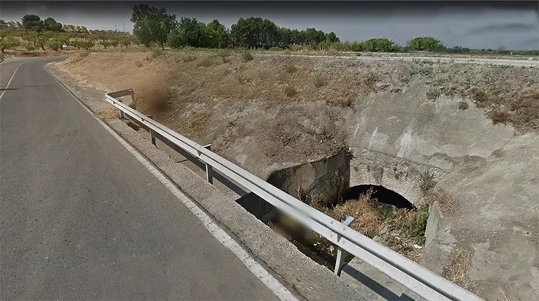 Intersecció del riu Canals sota el canal principal d'Urgell al terme d'Arbeca 1