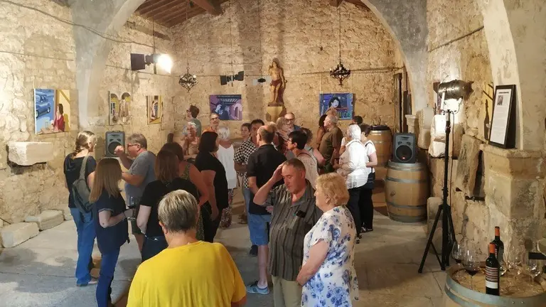 Inauguració de l'exposició "Nocturn" de Cazares a l'Ermita de Sant Sebastià del Vilosell ©AjVilosell