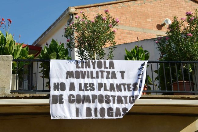 Pancartes de protesta a Linyola ©Territoriscat