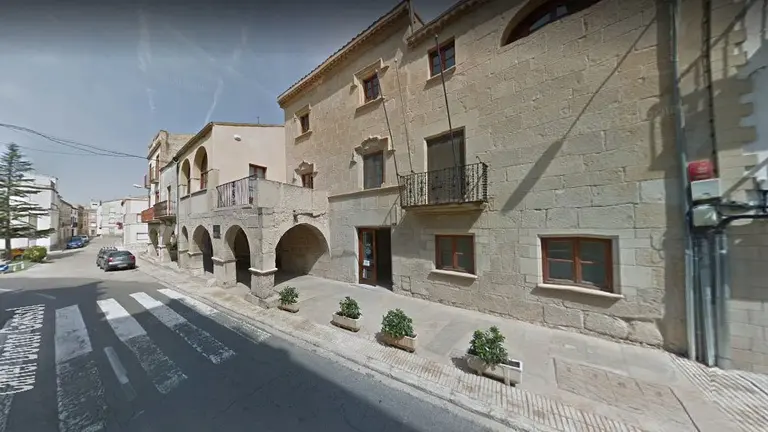 La Biblioteca de Vilanova de Bellpuig en l'edifici consistorial