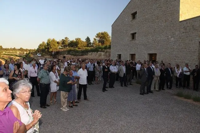 Veïns de les GArrigues a l'avcte d'inauguració del celler de l'Albagés